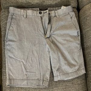 Banana Republic Aiden Shorts. 7in inseam. Size 30.
